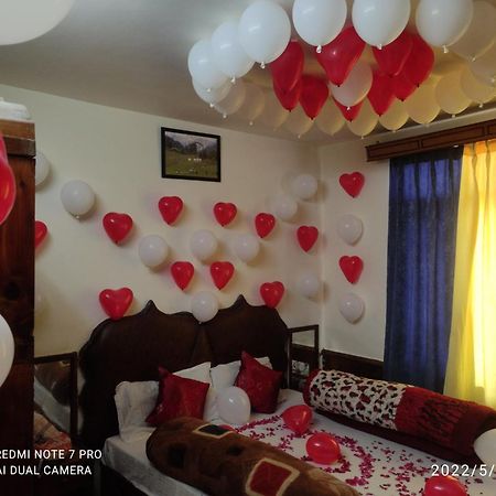 Hotel Magnolia Mallroad Manali Экстерьер фото