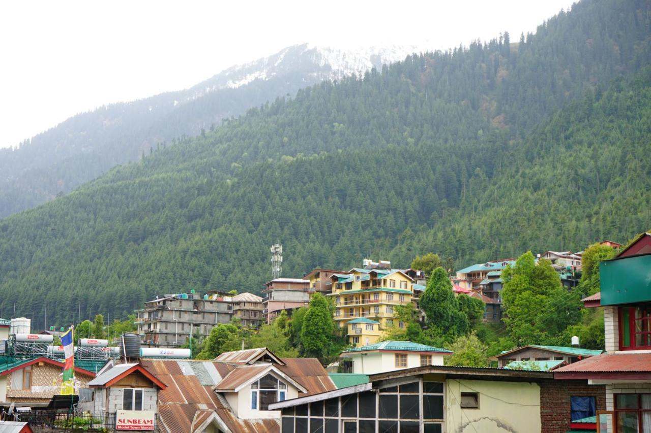 Hotel Magnolia Mallroad Manali Экстерьер фото
